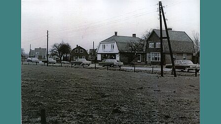 Veluweweg Kootwijkerbroek rond 1965. Bakkerij Van Weijland.