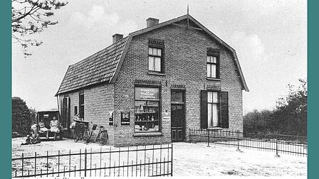 Bakkerij Van 't Ooster in Stroe, ongeveer 1935.